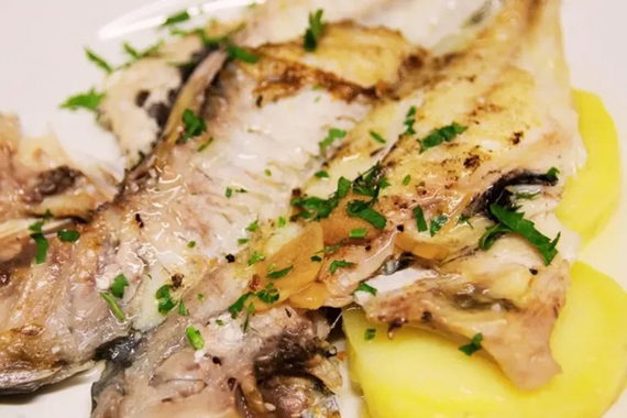 TBar-Restaurante Catachu></li>
                                                        <li><img class=